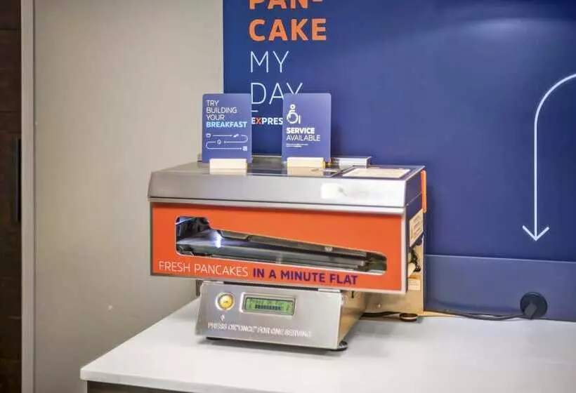 Отель Holiday Inn Express Chicago Northwest Vernon Hills, An Ihg