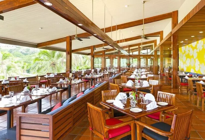 هتل Holiday Inn Resort Vanuatu, An Ihg