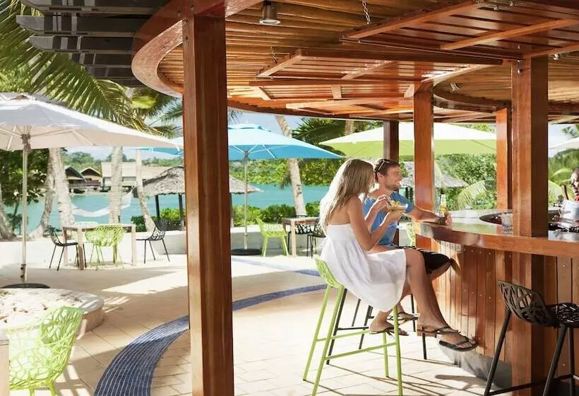هتل Holiday Inn Resort Vanuatu, An Ihg