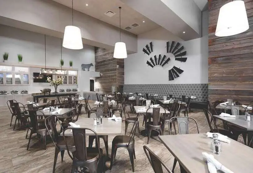 ホテル Renovo Des Moines Urbandale,tapestry Collection Hilton