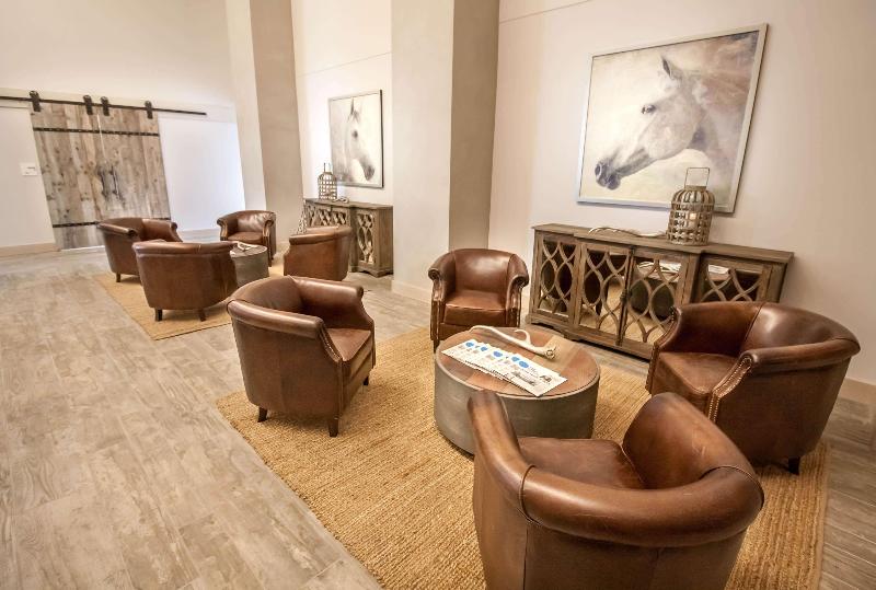 Отель Renovo Des Moines Urbandale,tapestry Collection Hilton