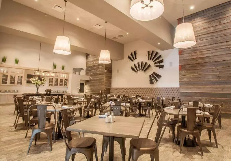 ホテル Renovo Des Moines Urbandale,tapestry Collection Hilton