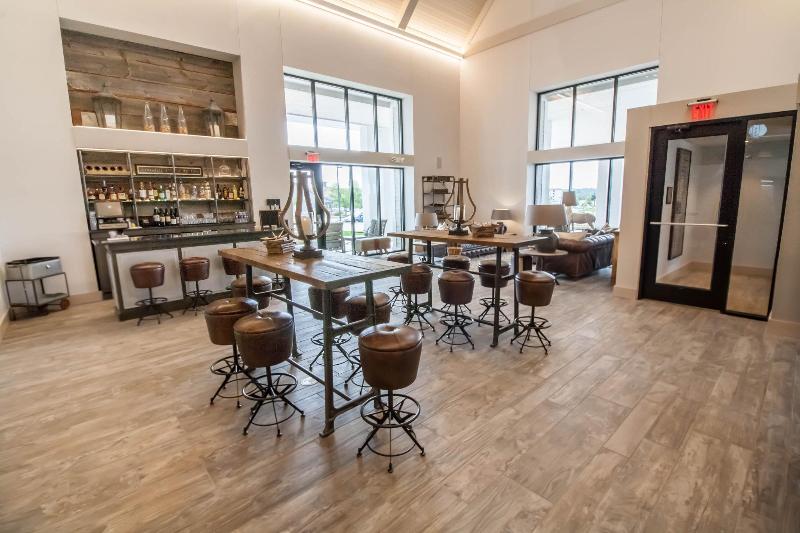 Отель Renovo Des Moines Urbandale,tapestry Collection Hilton