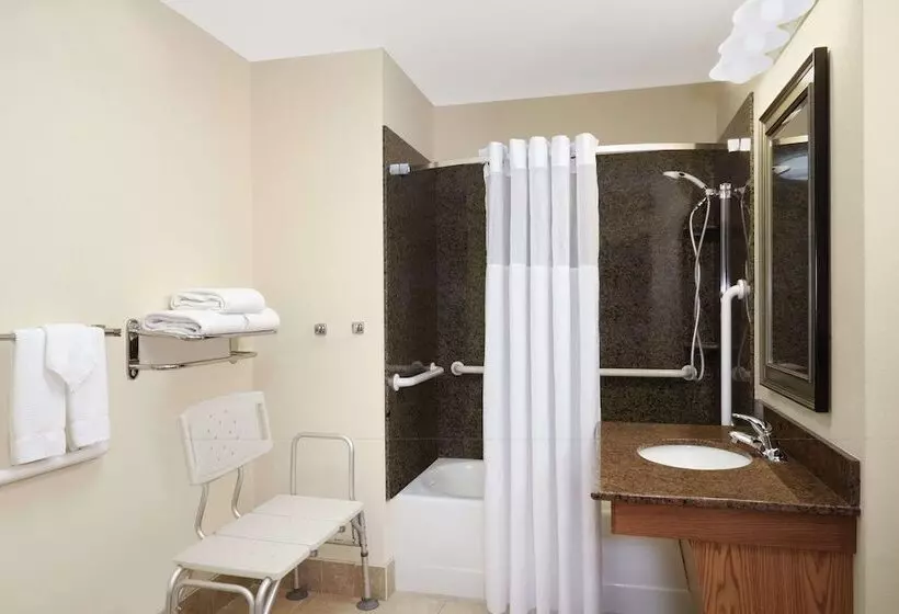 Отель Staybridge Suites Milwaukee Airport South, An Ihg