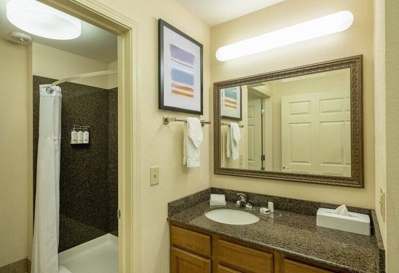 فندق Staybridge Suites Milwaukee Airport South, An Ihg