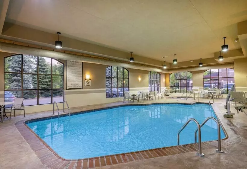 Отель Staybridge Suites Milwaukee Airport South, An Ihg