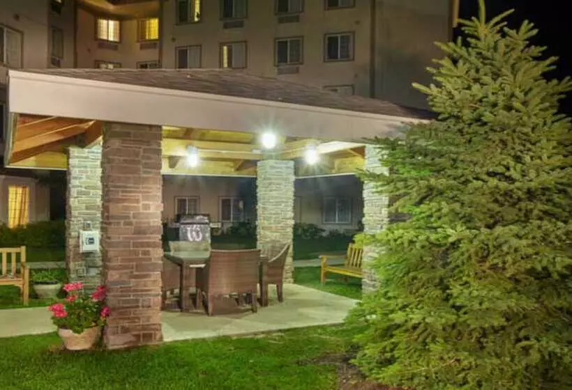 Отель Staybridge Suites Milwaukee Airport South, An Ihg