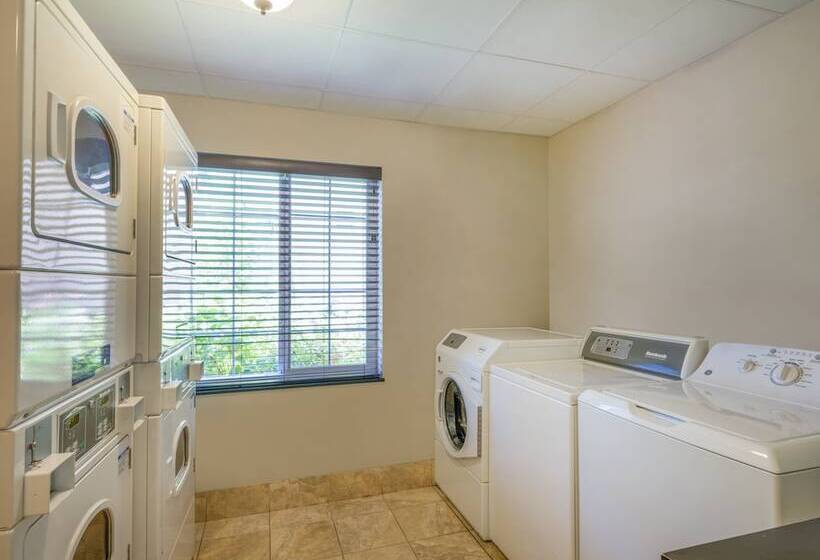 فندق Staybridge Suites Milwaukee Airport South, An Ihg