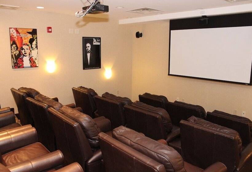 فندق Staybridge Suites Milwaukee Airport South, An Ihg