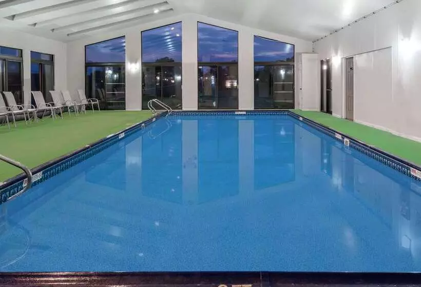 هتل Travelodge By Wyndham Hershey