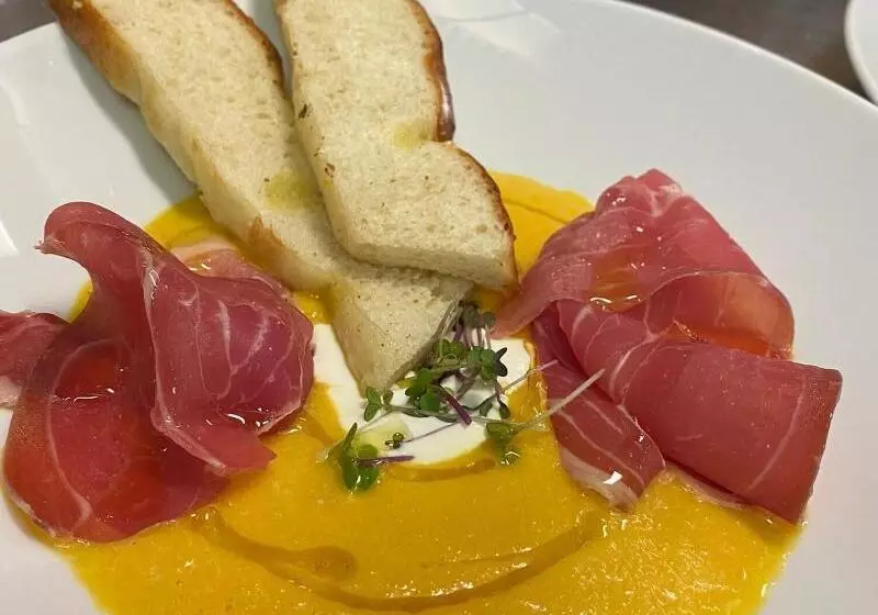 La Belle Vue Boutique Hotel & Café