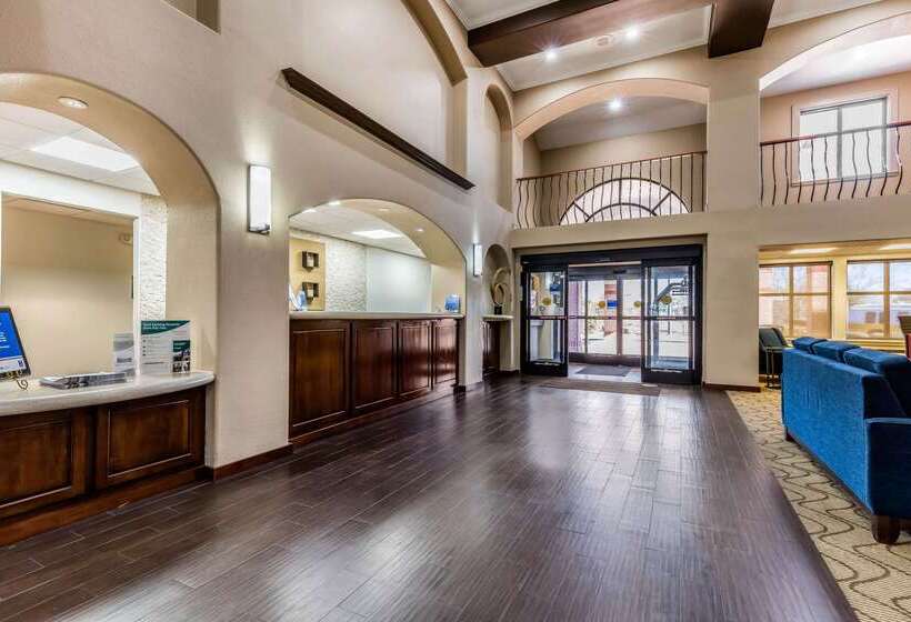 فندق Comfort Inn & Suites Airport American Way