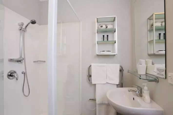 Kudos Business Suites & Airport Motel