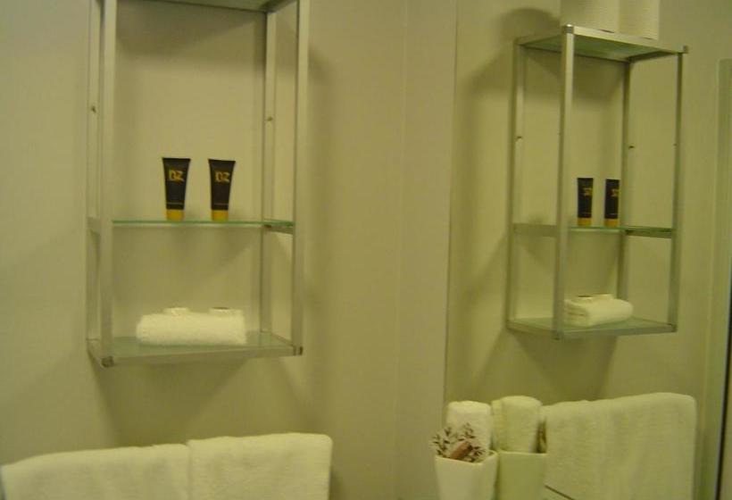 Kudos Business Suites & Airport Motel