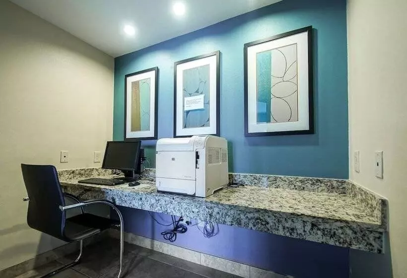 Hotel Days Inn By Wyndham Baton Rouge I 10