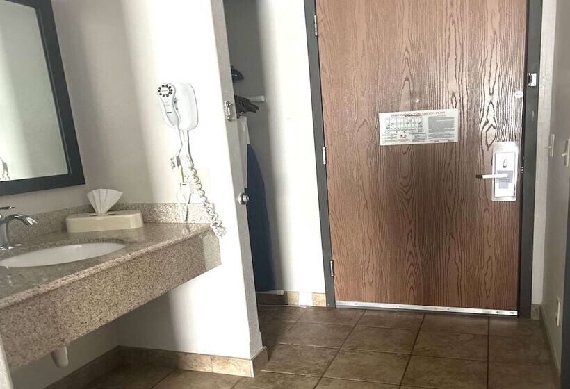 فندق Days Inn By Wyndham Baton Rouge I 10