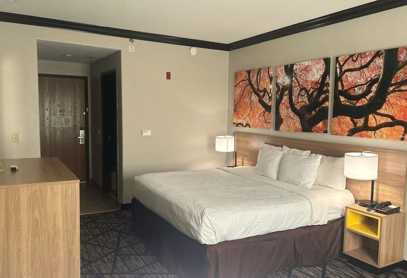 فندق Days Inn By Wyndham Baton Rouge I 10