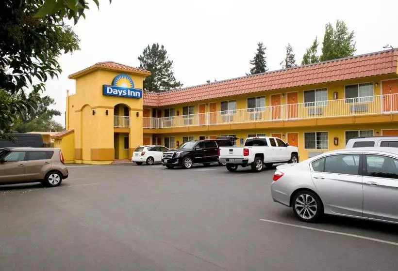 فندق Days Inn By Wyndham King City