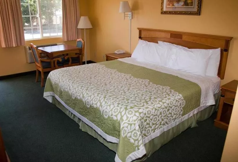 فندق Days Inn By Wyndham King City