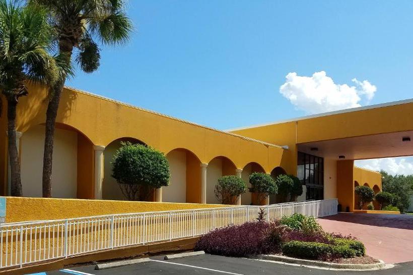 酒店 Days Inn & Suites By Wyndham Clermont