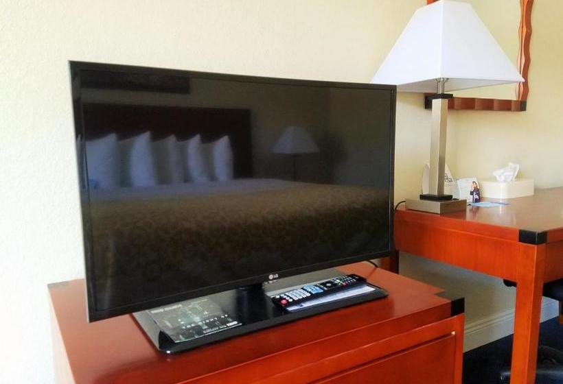 酒店 Days Inn & Suites By Wyndham Clermont