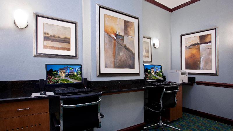 Отель Holiday Inn Express And Suites Allentown West, An Ihg