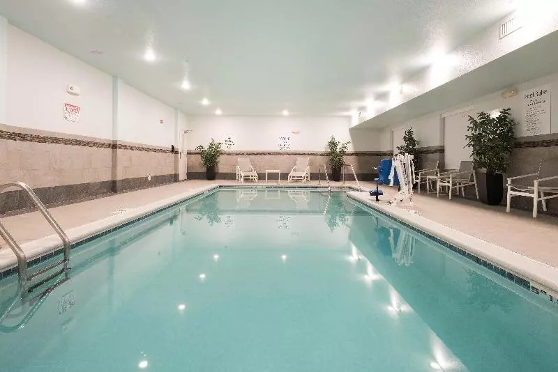 Отель Holiday Inn Express & Suites East Wichita I 35 Andover, An Ihg