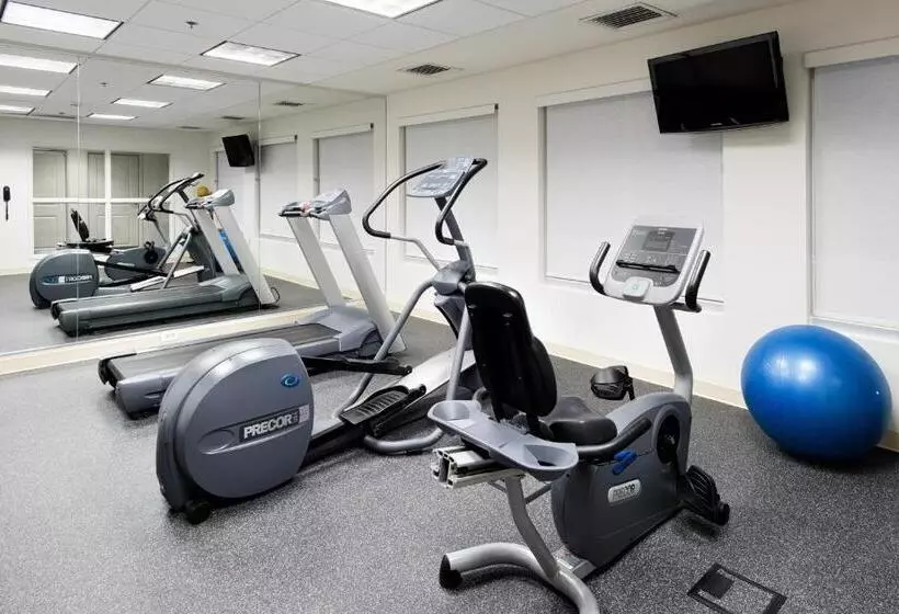 Отель Holiday Inn Express & Suites East Wichita I 35 Andover, An Ihg