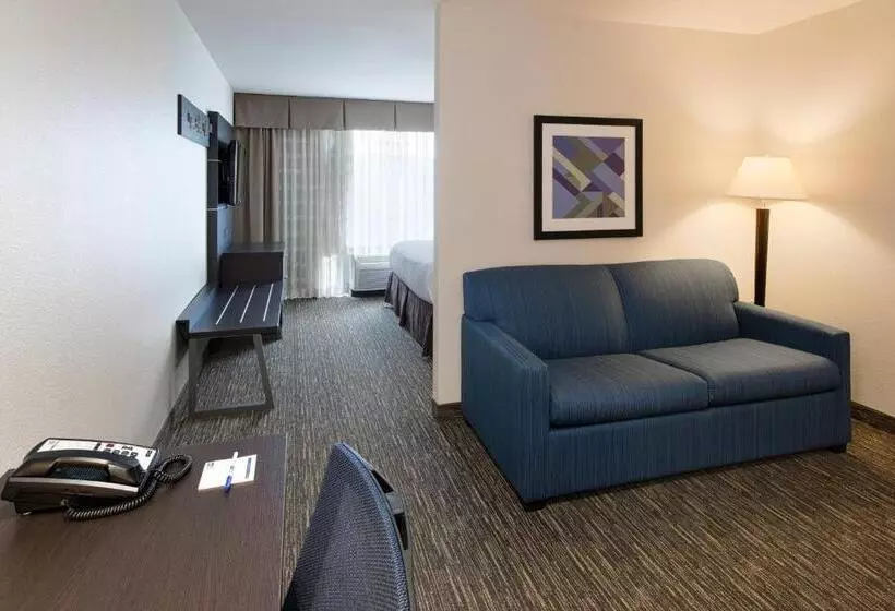 Отель Holiday Inn Express & Suites East Wichita I 35 Andover, An Ihg