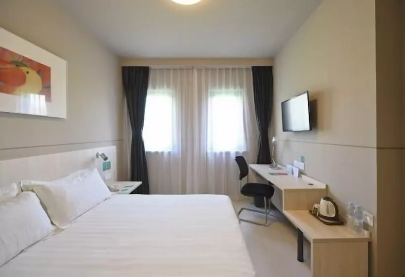 هتل Jinjiang Inn Caobao Road Subway Station