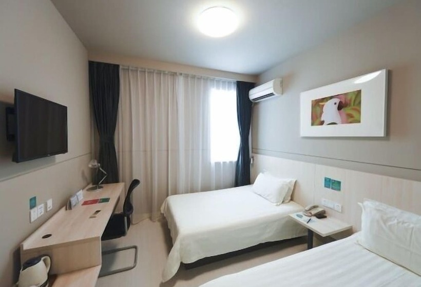 Otel Jinjiang Inn Caobao Road Subway Station