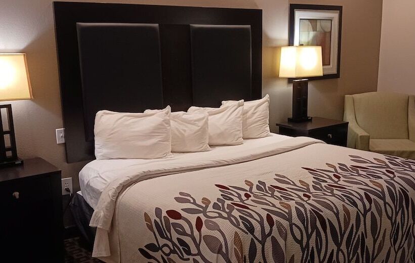 فندق Red Roof Inn & Suites Longview