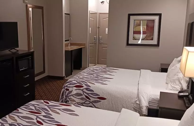 Отель Red Roof Inn & Suites Longview