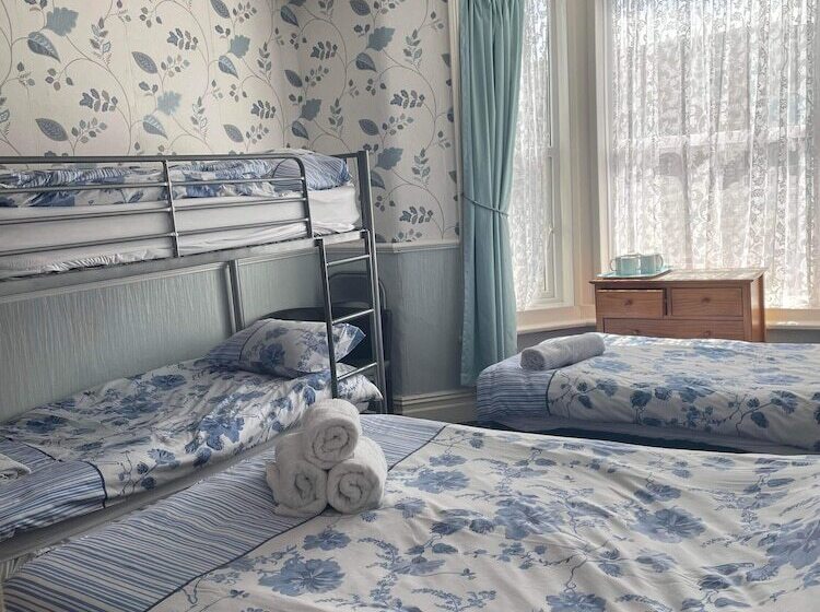 Roselea Hotel St Chads