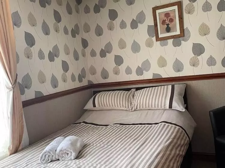 Roselea Hotel St Chads