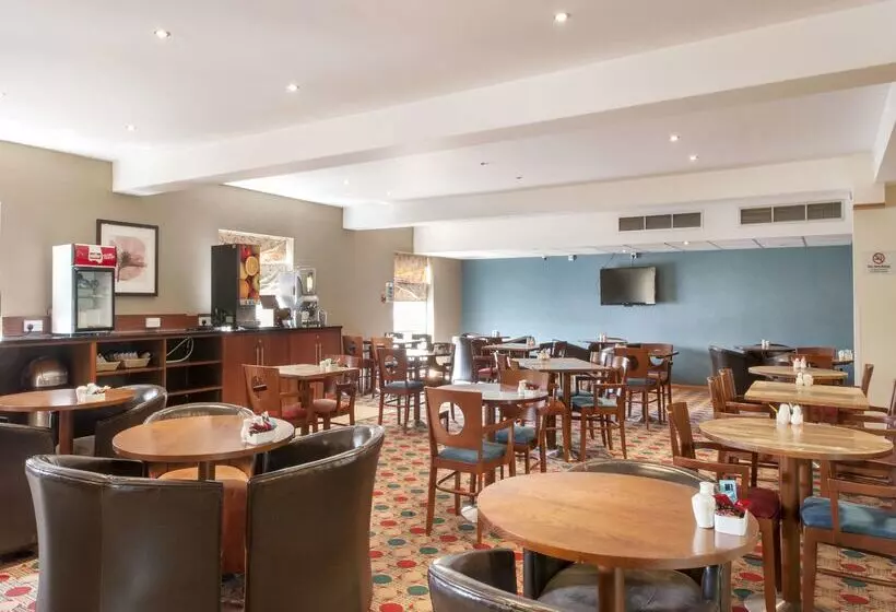 Отель Travelodge Tewkesbury