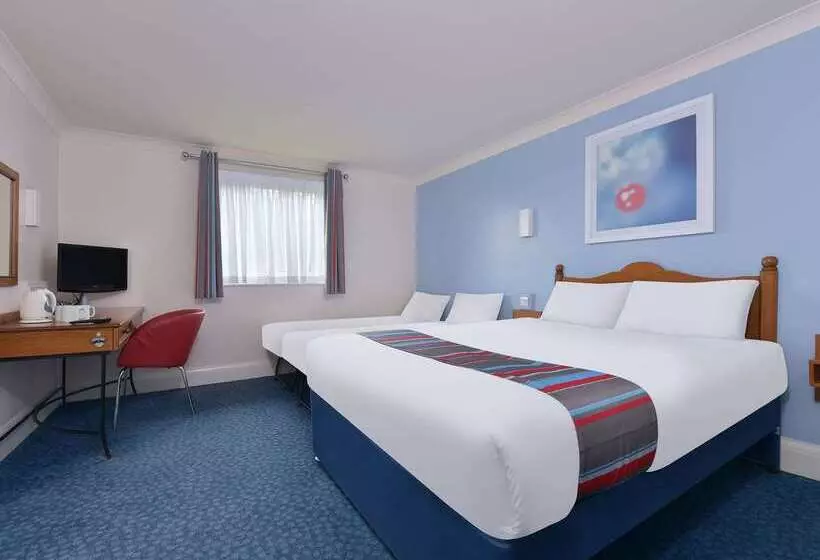 Отель Travelodge Tewkesbury