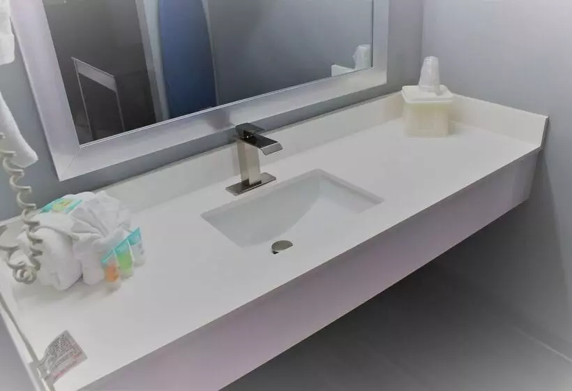 ホテル River Front Inn