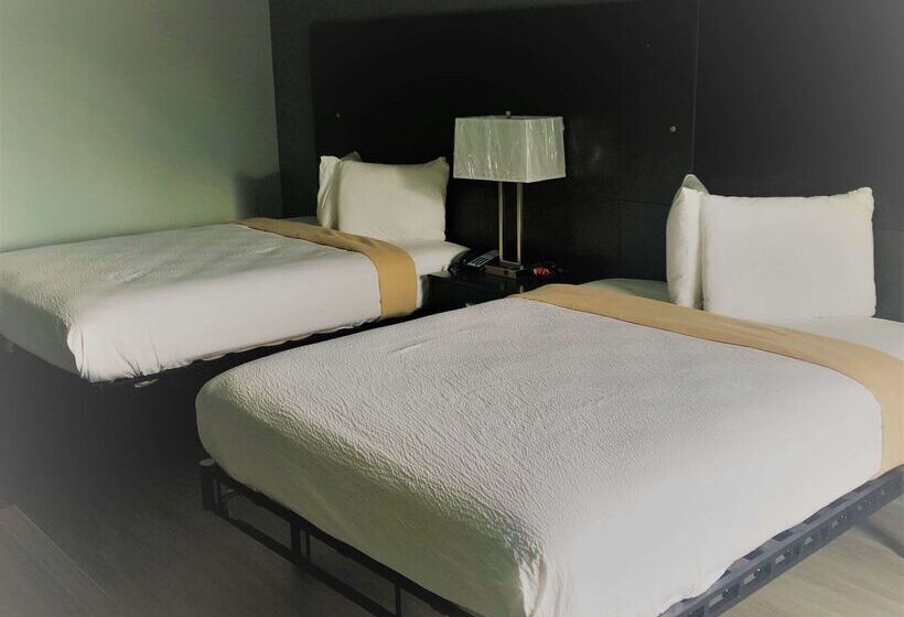 فندق River Front Inn