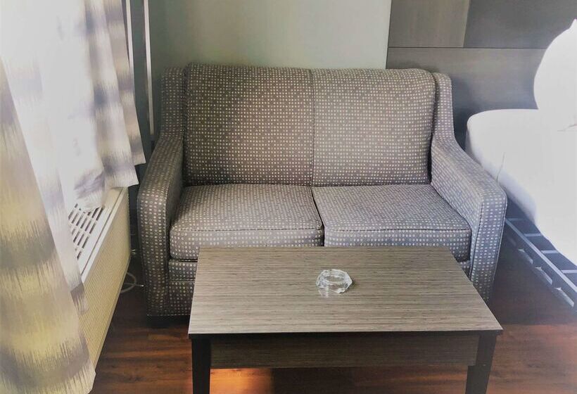 فندق River Front Inn