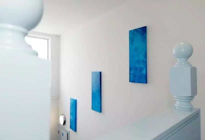 هاستل Southsea Rocks