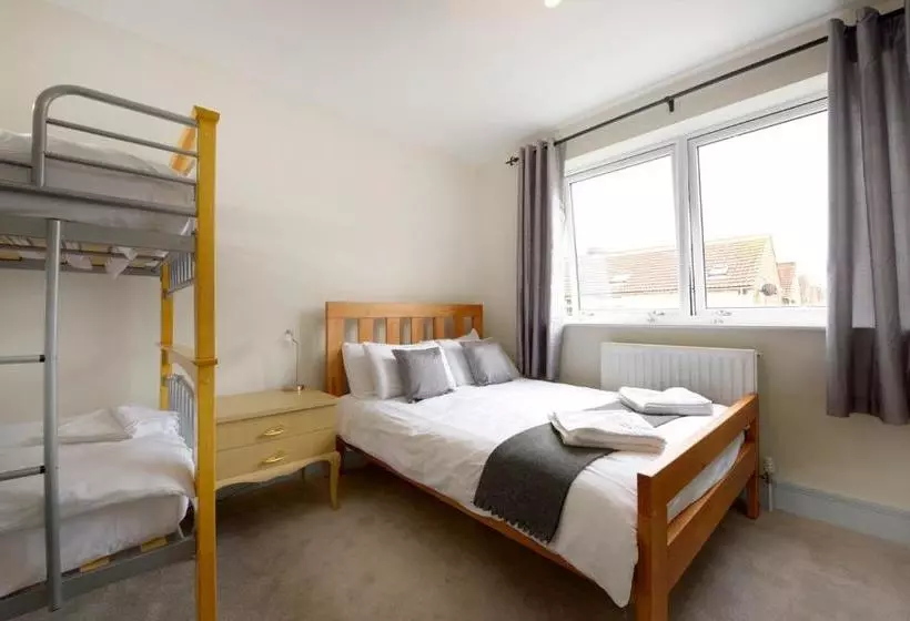 هاستل Southsea Rocks