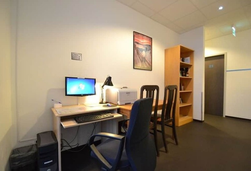 Arena Hostel & Monteurzimmer