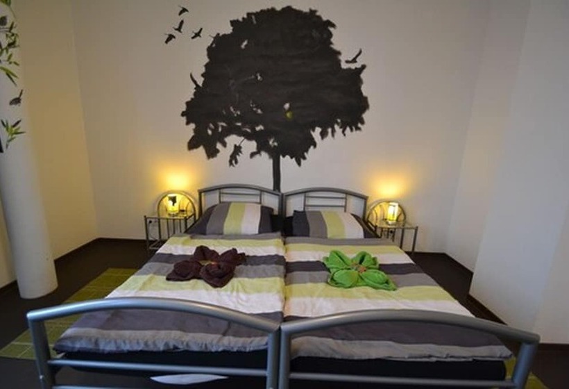 Arena Hostel & Monteurzimmer