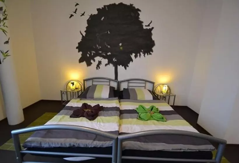 Arena Hostel & Monteurzimmer