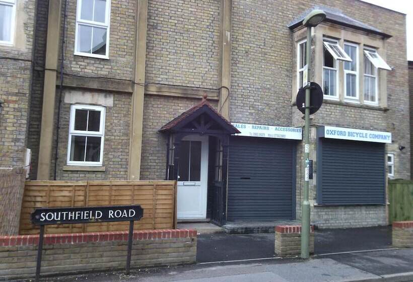 مبيت وإفطار Amazon Guest House