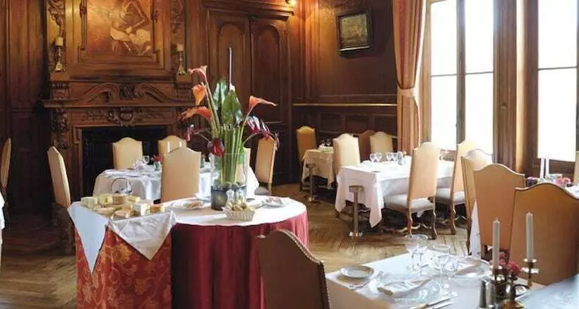 هتل Château De La Tremblaye