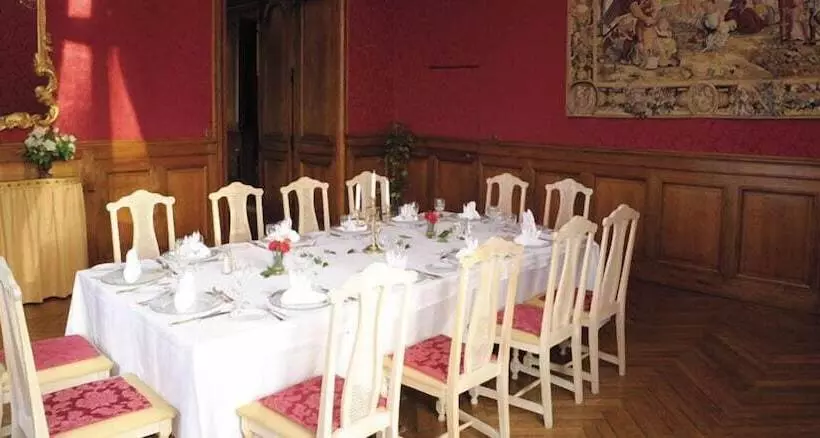 هتل Château De La Tremblaye