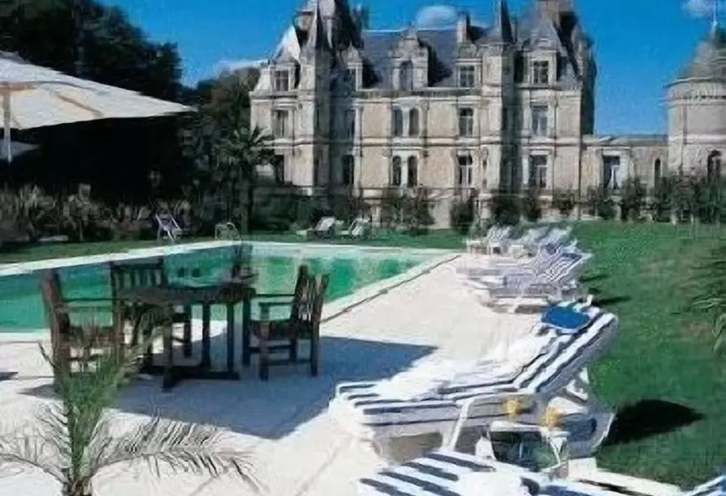 هتل Château De La Tremblaye