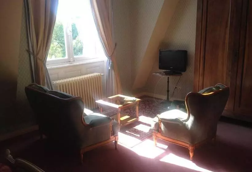 هتل Château De La Tremblaye